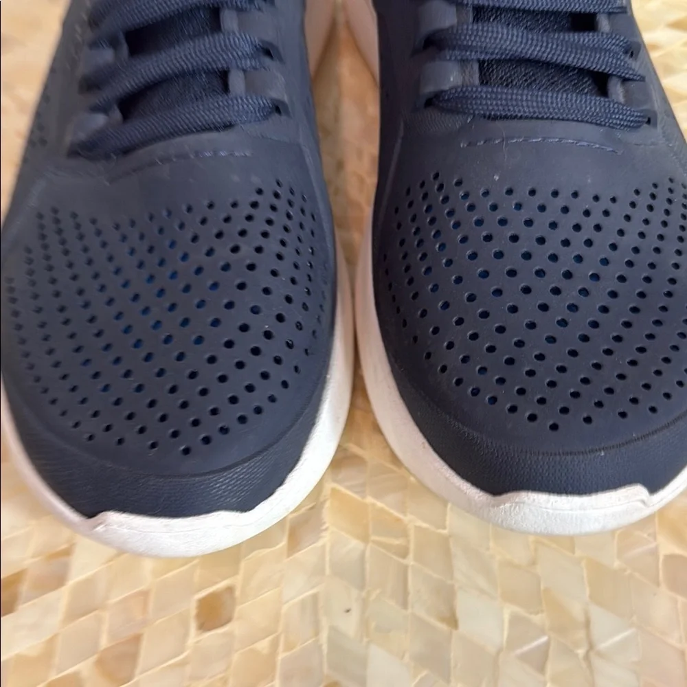 CROCS Dark Blue Athletic Shoes size 11